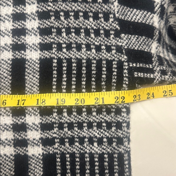 Karen Kane Black and White Plaid Crew Neck Sweater - Picture 5 of 6
